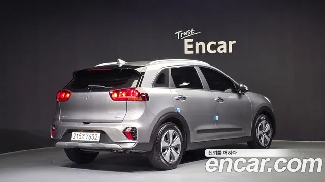 Kia Niro 2022 — фото 2