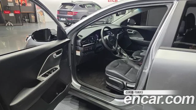 Kia Niro 2022 — фото 13