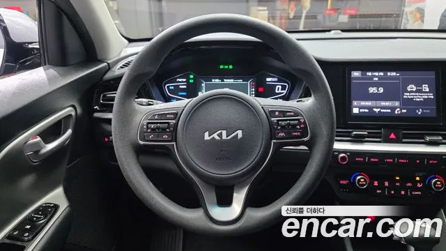 Kia Niro 2022 — фото 20