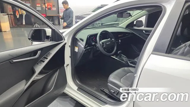 Kia Niro 2022 — фото 13