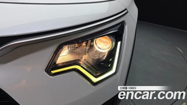 Kia Niro 2022 — фото 8