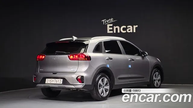 Kia Niro 2022 — фото 2