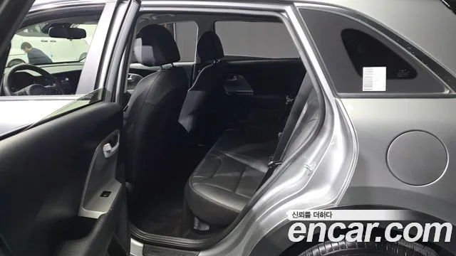 Kia Niro 2022 — фото 17