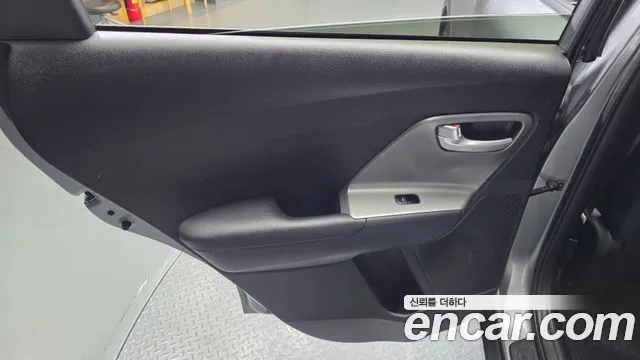 Kia Niro 2022 — фото 15