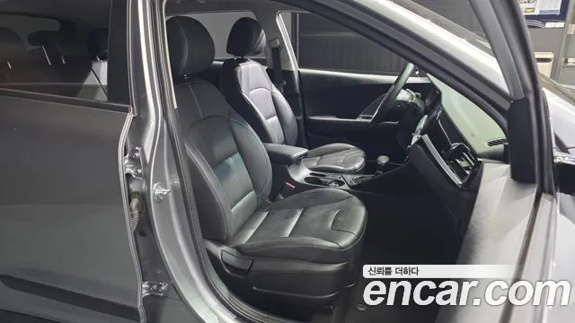 Kia Niro 2022 — фото 16