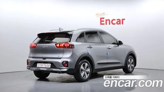 Kia Niro 2022 — фото 2