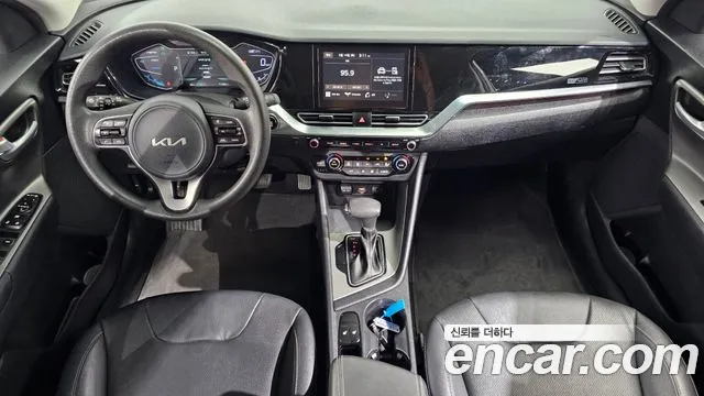 Kia Niro 2022 — фото 10
