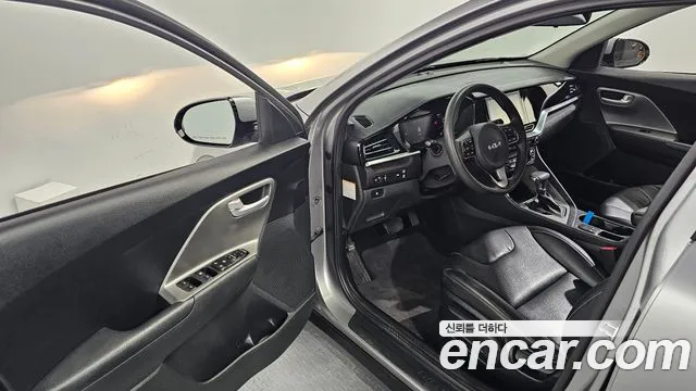 Kia Niro 2022 — фото 13