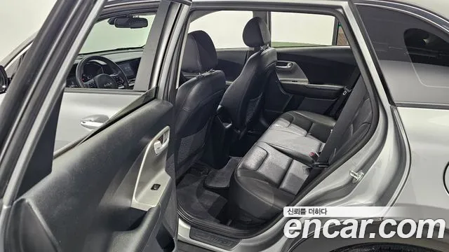 Kia Niro 2022 — фото 17