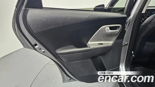 Kia Niro 2022 — фото 15