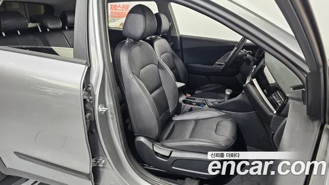 Kia Niro 2022 — фото 16