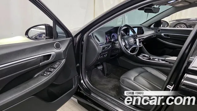 Hyundai Sonata 2022 — фото 13