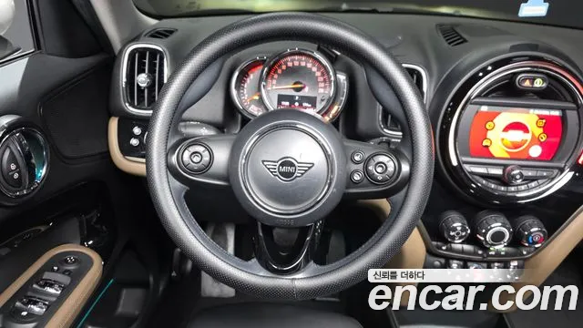 Mini Countryman 2020 — фото 18