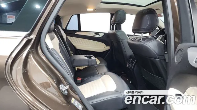 Mercedes-Benz GLE-Class 2018 — фото 18