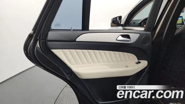 Mercedes-Benz GLE-Class 2018 — фото 15