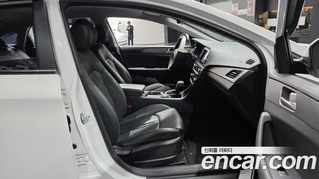 Hyundai Sonata 2018 — фото 16