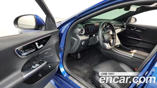 Mercedes-Benz C-Class 2023 — фото 13