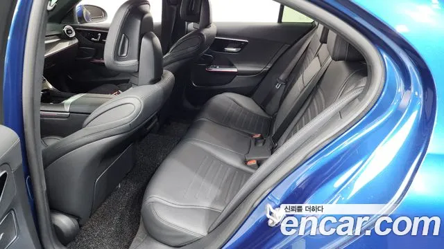 Mercedes-Benz C-Class 2023 — фото 17