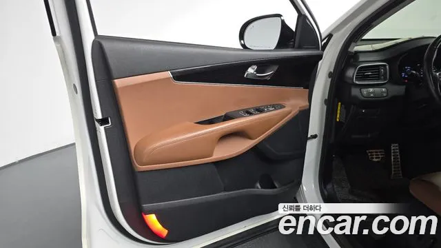 Kia Sorento 2020 — фото 14