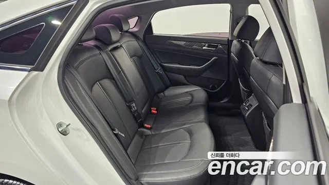 Hyundai Sonata 2018 — фото 16
