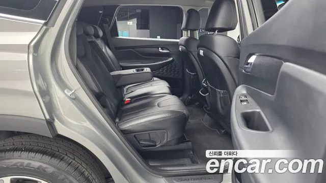 Hyundai Santafe 2019 — фото 18