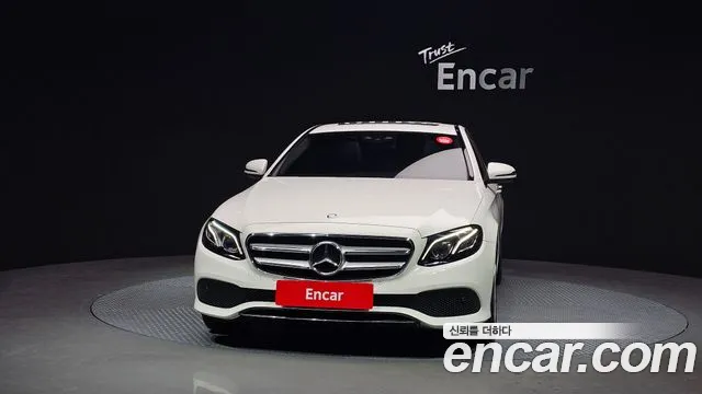 Mercedes-Benz E-Class 2017 — фото 3