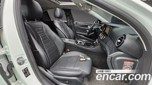 Mercedes-Benz E-Class 2017 — фото 10