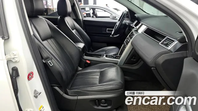 Land Rover Discovery Sport 2017 — фото 17