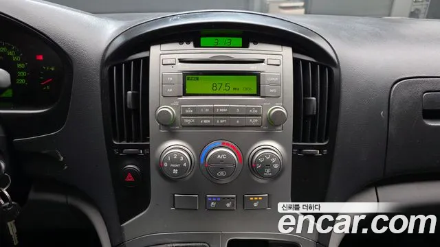 Hyundai Starex 2014 — фото 16