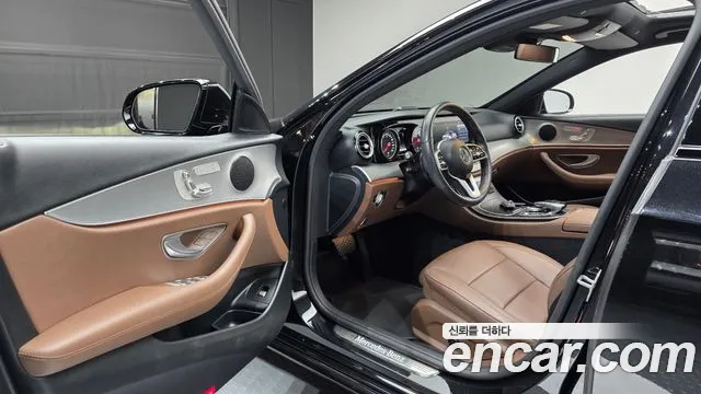 Mercedes-Benz E-Class 2020 — фото 13