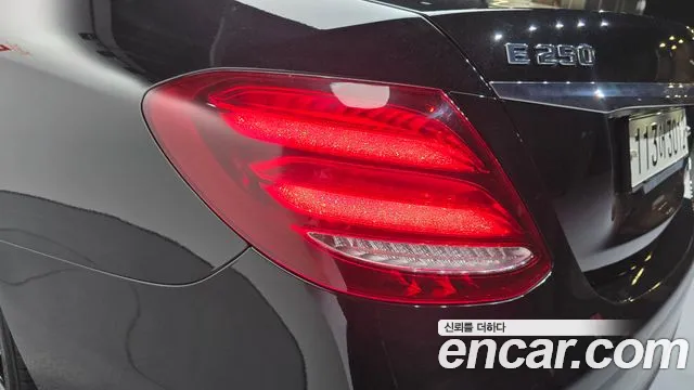 Mercedes-Benz E-Class 2020 — фото 9