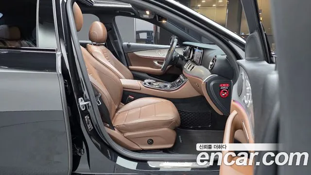 Mercedes-Benz E-Class 2020 — фото 16