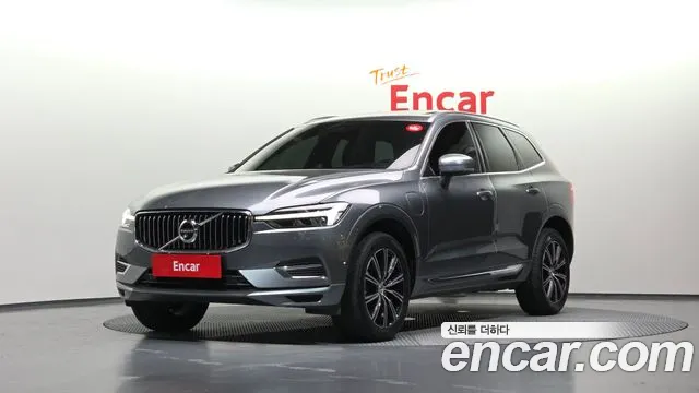 Volvo XC60 2021 — фото 1