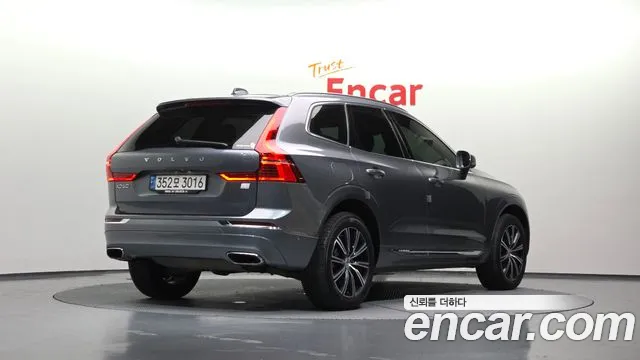 Volvo XC60 2021 — фото 2