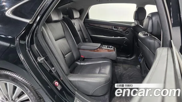 Hyundai Equus 2015 — фото 12