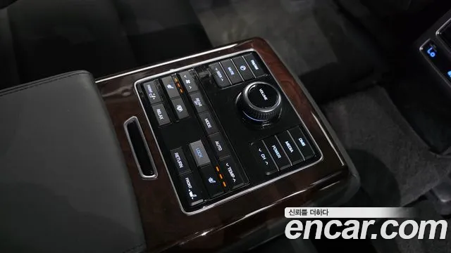 Hyundai Equus 2015 — фото 17