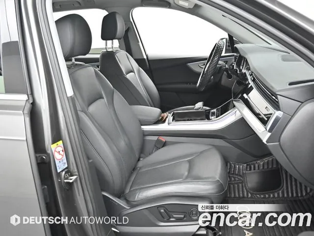 Audi Q7 2020 — фото 10