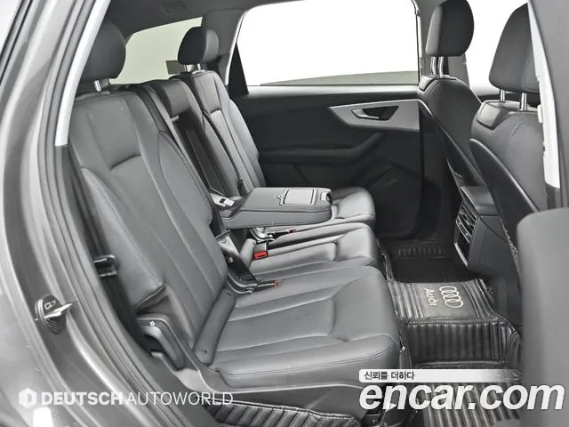 Audi Q7 2020 — фото 12
