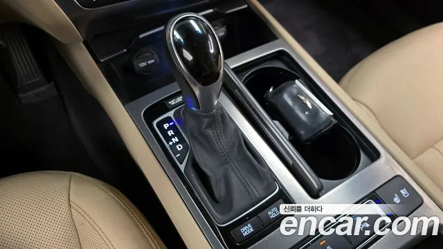 Hyundai Genesis 2016 — фото 12