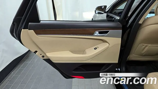 Hyundai Genesis 2016 — фото 15