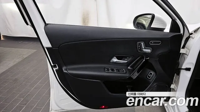 Mercedes-Benz A-Class 2020 — фото 14