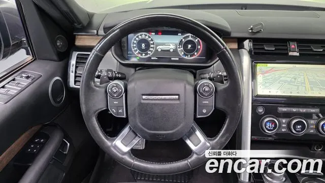 Land Rover Discovery 2018 — фото 13
