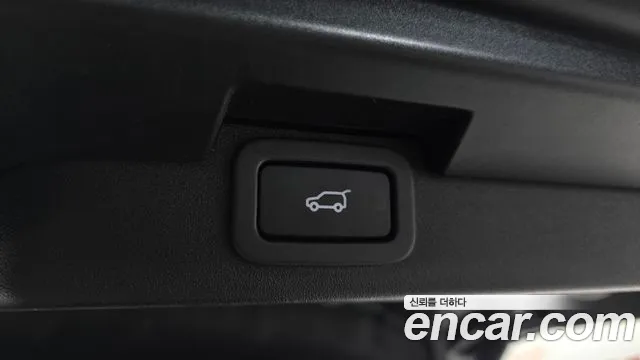 Land Rover Discovery 2018 — фото 19