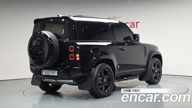 Land Rover Defender 2025 — фото 1