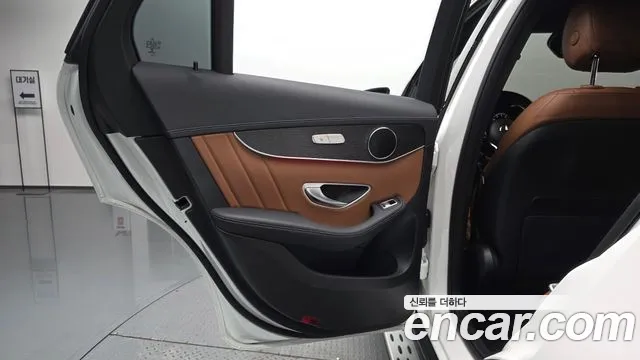 Mercedes-Benz GLC-Class 2022 — фото 14
