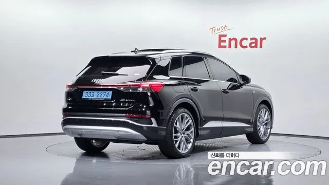 Audi Q4 e-tron 2025 — фото 1