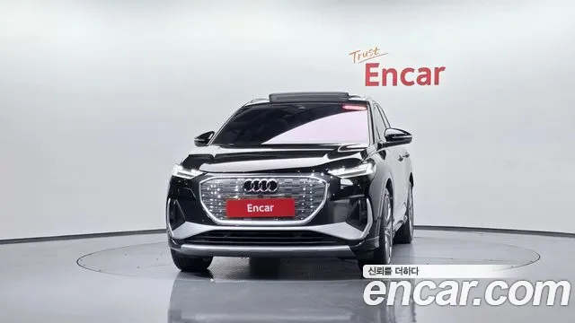 Audi Q4 e-tron 2025 — фото 2