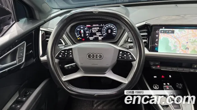 Audi Q4 e-tron 2025 — фото 18