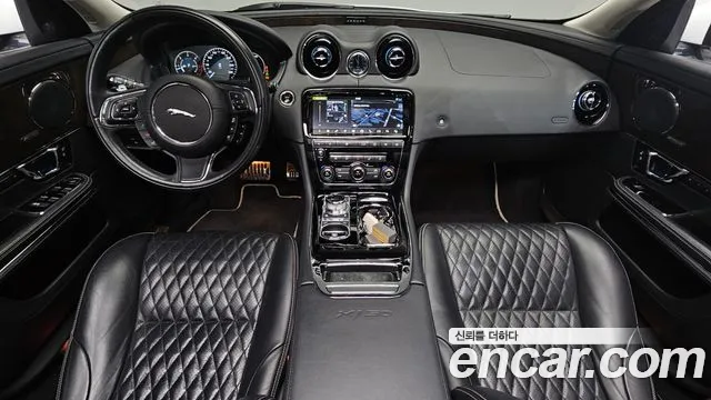 Jaguar XJ 2019 — фото 9