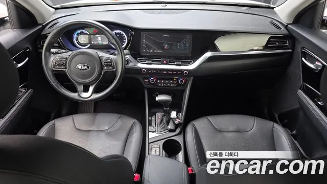 Kia Niro 2021 — фото 10